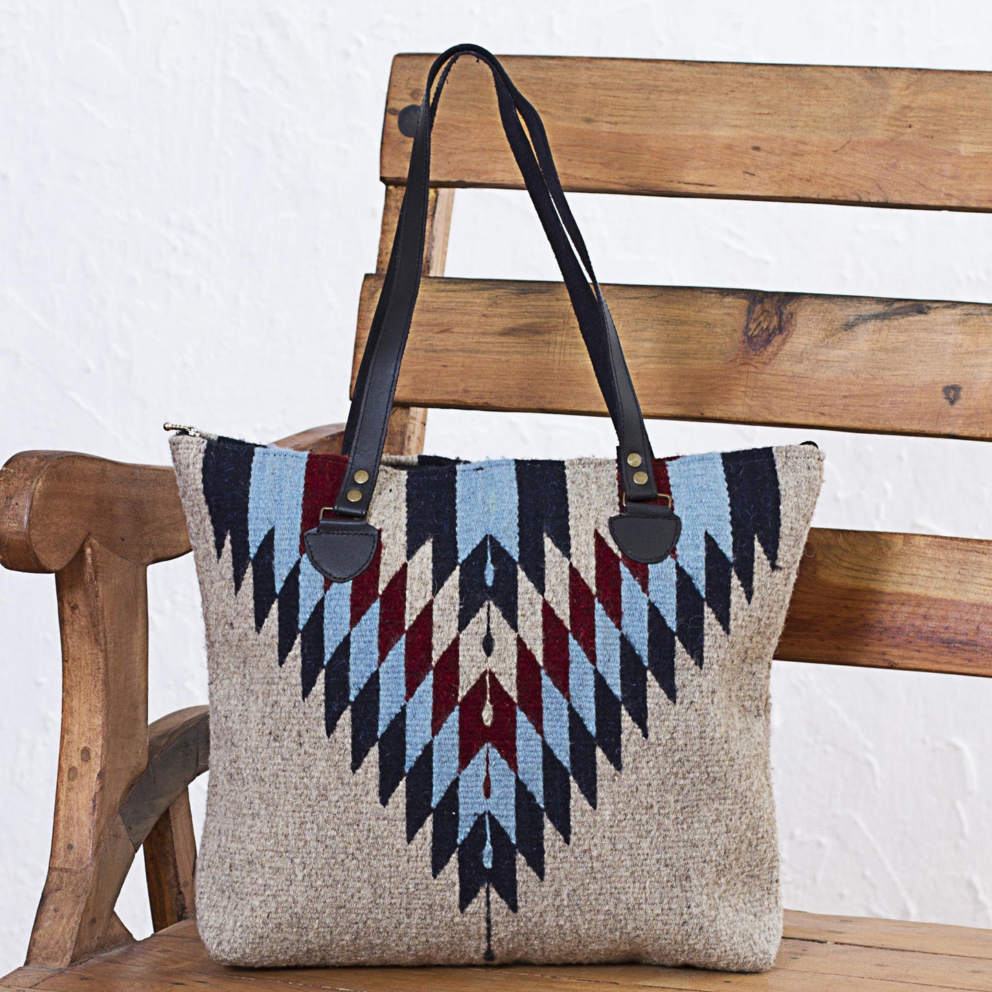 'Diamond Bliss' Wool Shoulder Bag with Geometric Diamond Pattern and Leather