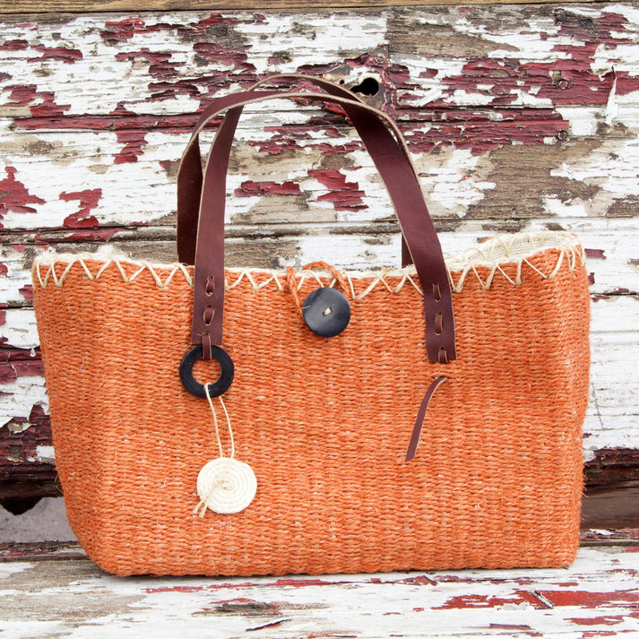 'Milagros Chumuyche' Hand Woven Orange Agave Hand Bag with Leather Han ...