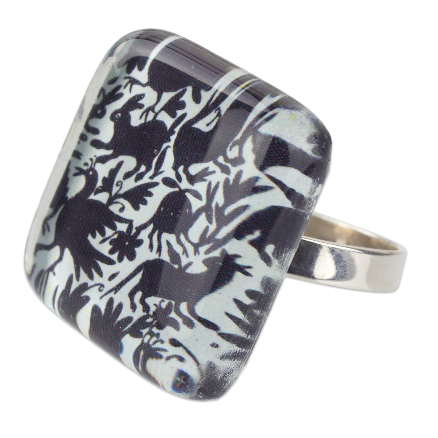 'Tenango Wonder' Black and White Hand Crafted Art Glass Silver Cocktail Ring